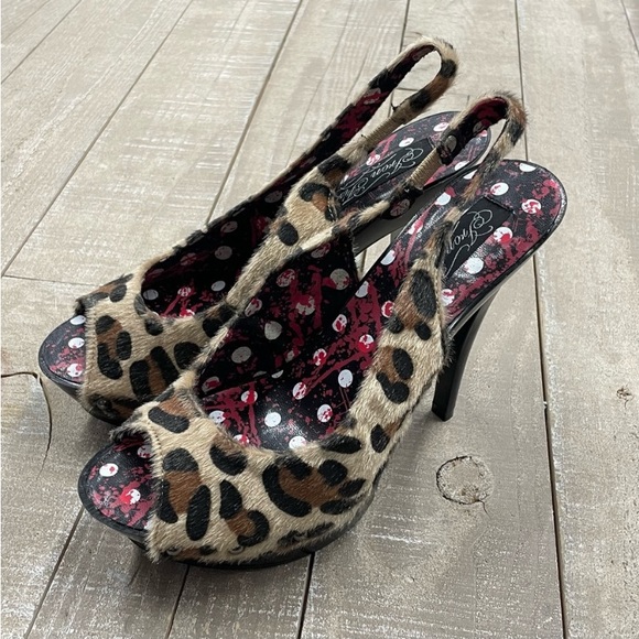 Iron Fist Women's Love Bites Platform Pump - Picture 5 of 6